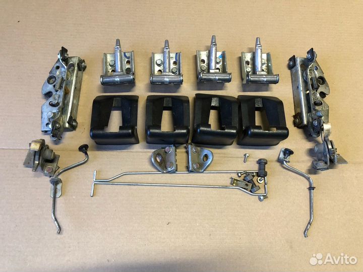 Крепления задних сидений W124 универсал