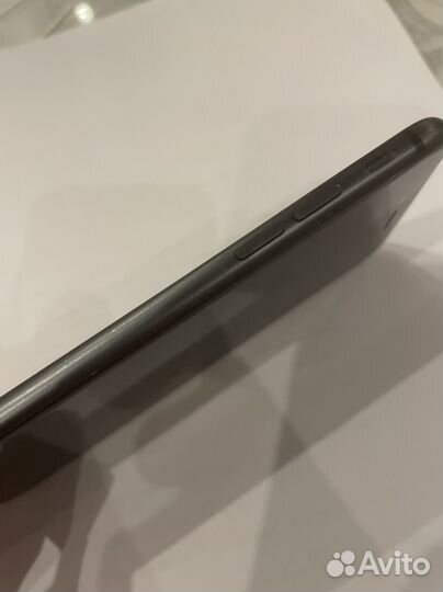 Телефон iPhone 8 64 gb