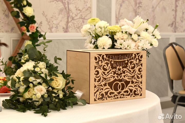 Свадебная арка, мольберт, семейный банк в аренду