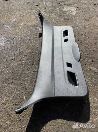 Бмв 1 f20 обшивка крышки багажника