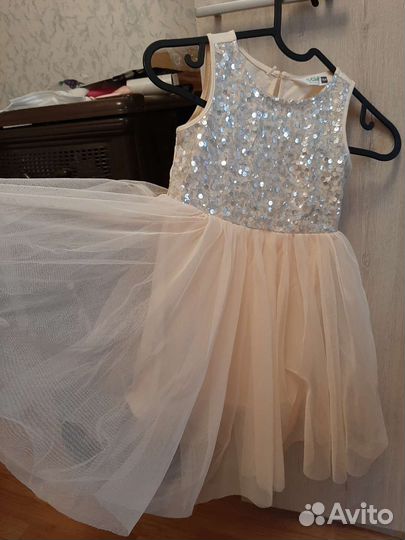 Платье для девочки праздничное