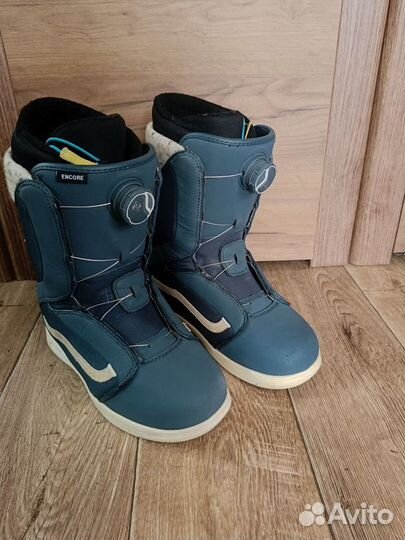 Сноубордические ботинки 39 vans Encore