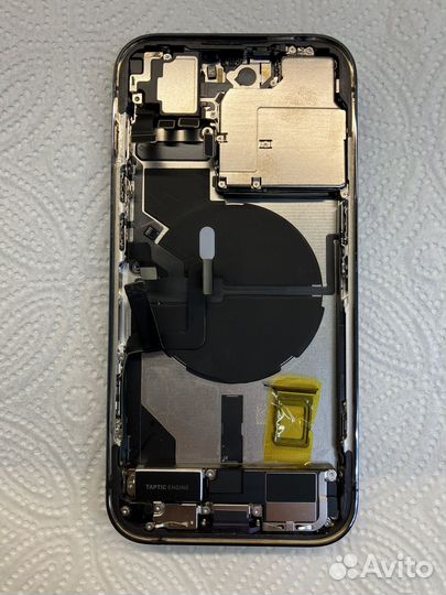 В разборе iPhone 14 pro