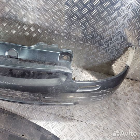 Передний бампер Renault Clio 2