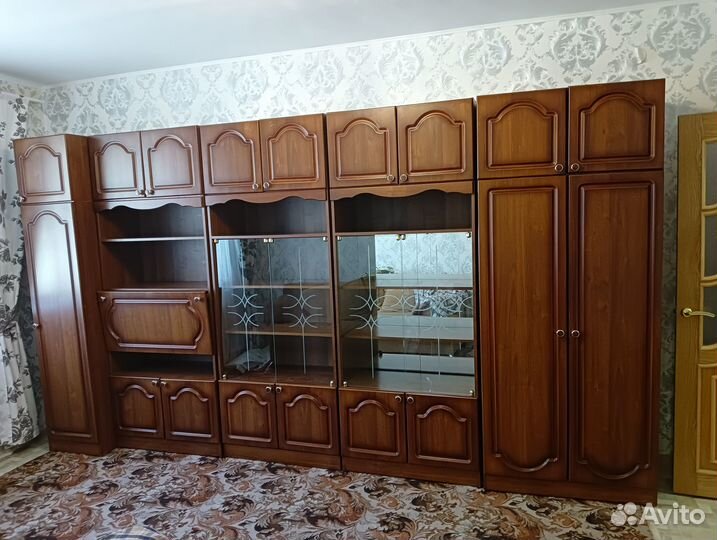 Стенка в гостиную