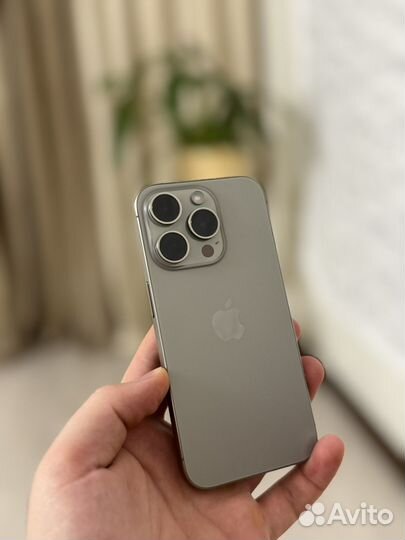iPhone 15 Pro, 256 ГБ