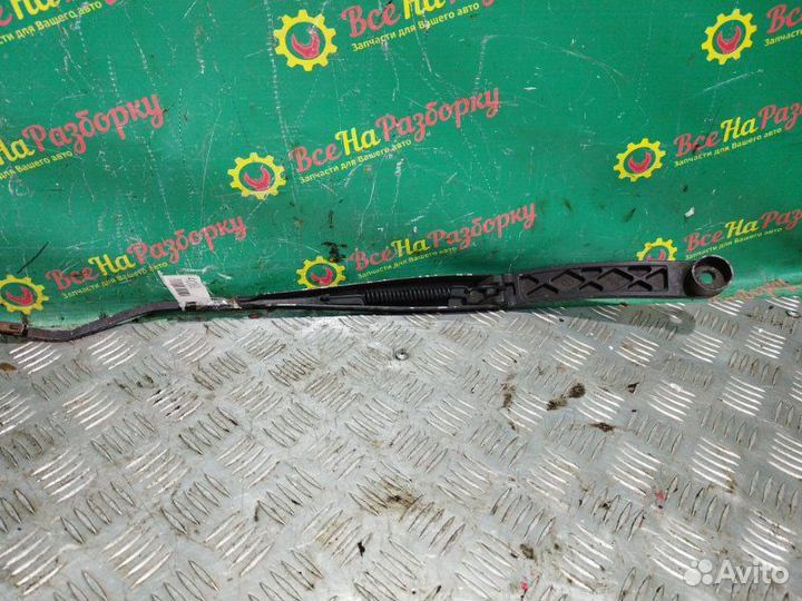 Поводок дворников Hyundai Grand Starex