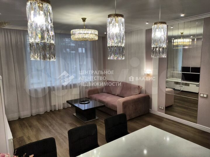 2-к. квартира, 82 м², 2/10 эт.