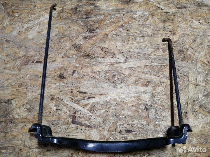 Крепление аккумулятора Toyota Land Cruiser Prado