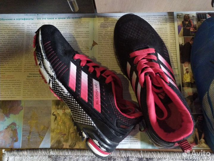 Кроссовки. Бутсы размер 37