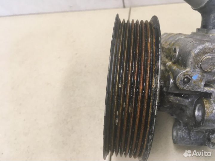 Насос гидроусилителя Hi Lux 2015