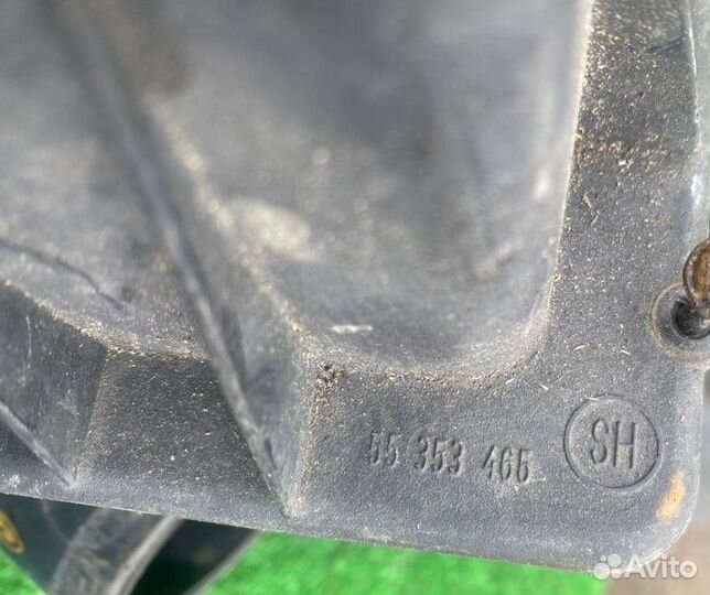 Корпус воздушного фильтра Opel Astra 1.6 2004