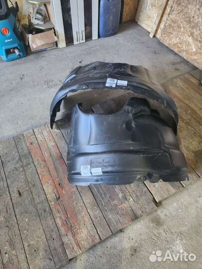 Продам локера Prado 150