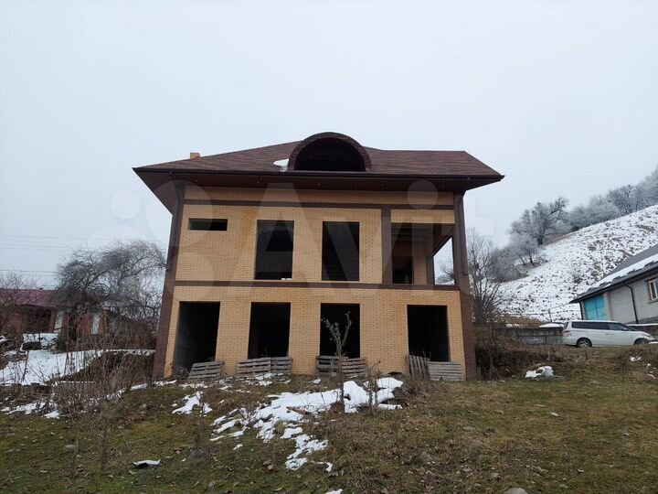 Дом 300 м² на участке 19,8 сот.