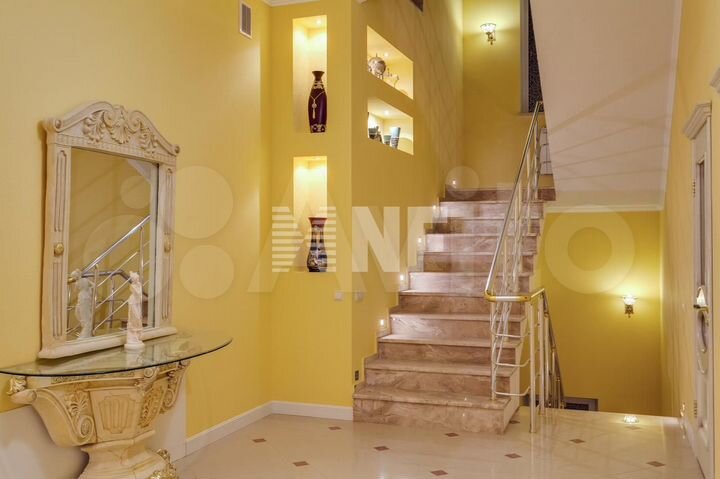 Дом 550 м² на участке 22 сот.