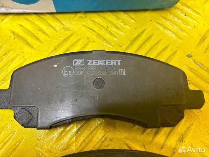 Тормозные колодки переднее Dodge Caliber 1.8 EBA