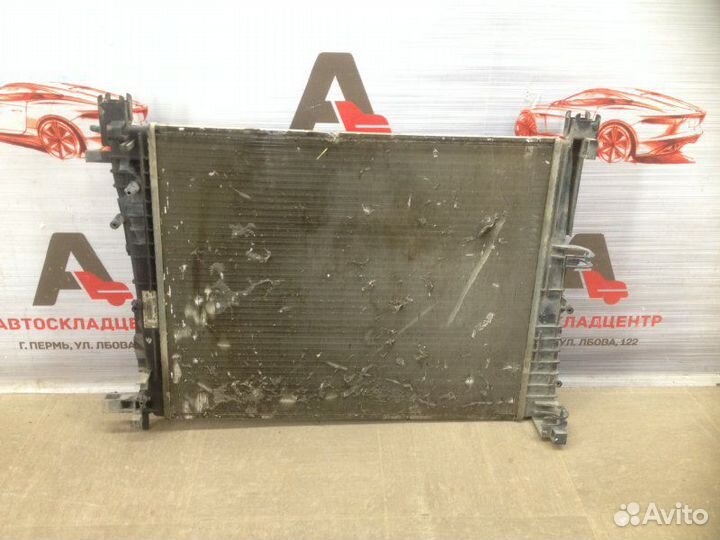 Радиатор охлаждения двигателя Renault Logan
