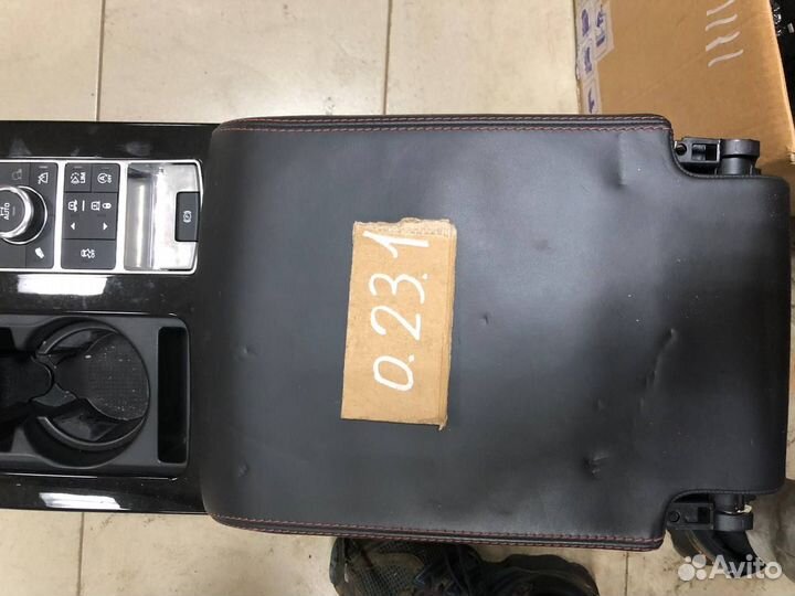 Подлокотник Discovery 5 l462 HSE