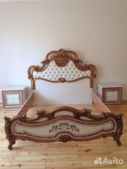 Продам спальный гарнитур