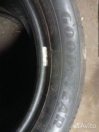 Goodyear EfficientGrip Performance 2 21.5/50 R17