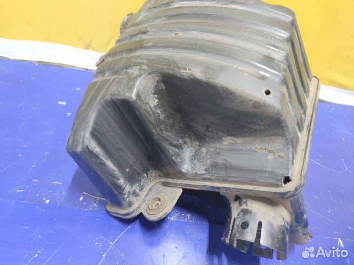 Резонатор воздушного фильтра Ford Mondeo 3 седан