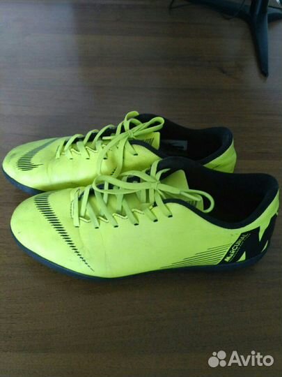 Шиповки футбольные Nike р. 40 RU