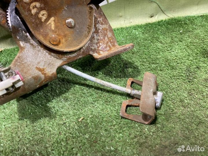 Рычаг стояночного тормоза Renault Logan LS12