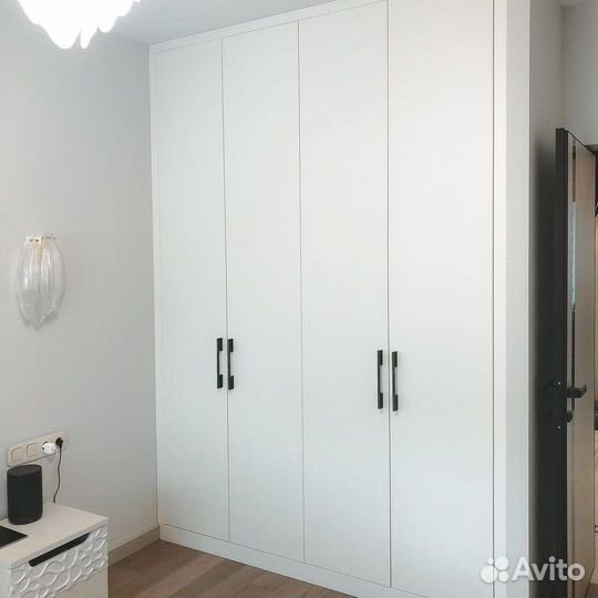 Шкаф распашной