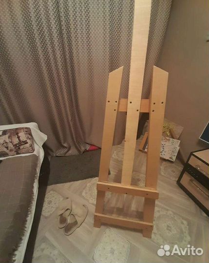 Мольберт художественный