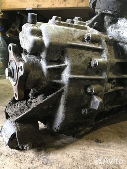 МКПП (механическая коробка переключения передач) V