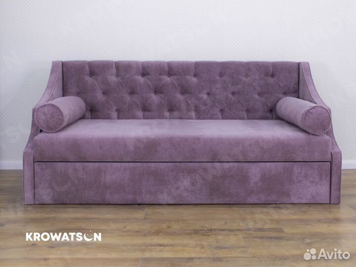 Кровать для ребенка в каретной стяжке