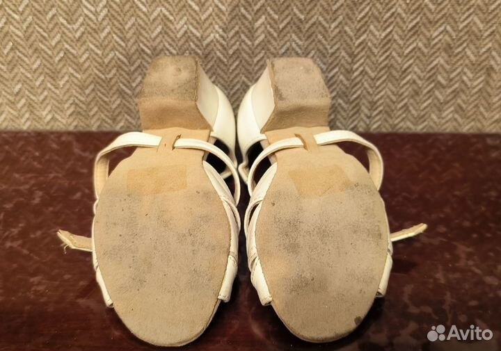 Туфли для девочки для бальных танцев
