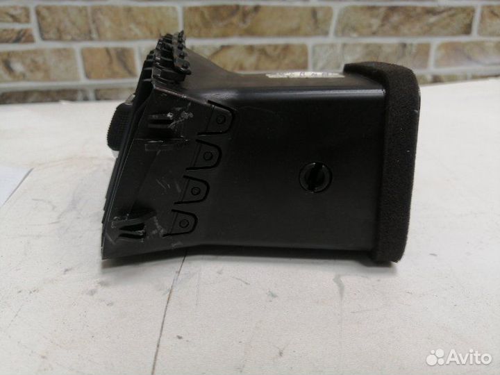 Дефлектор воздушный передний левый Jeep Grand