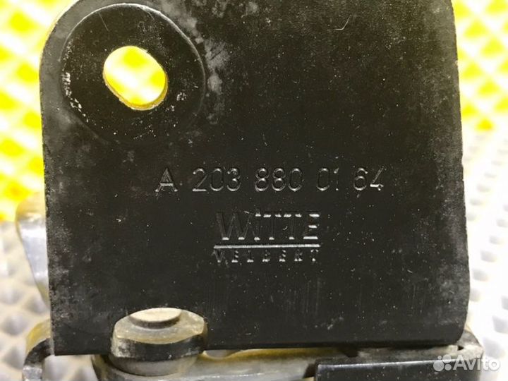 Замок капота Mercedes-Benz C-Class W203 M111.955