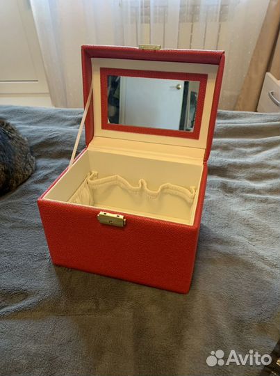 Шкатулка для украшений