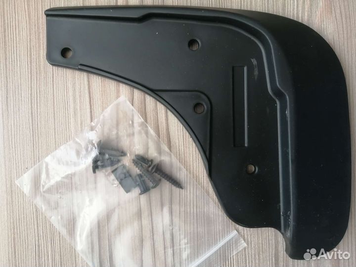 Брызговик для Мазда сх5 (передний правый)