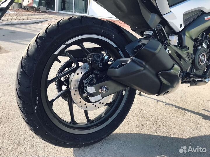 Мотоцикл Bajaj Dominar 250
