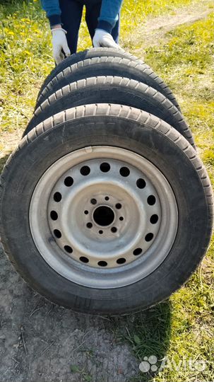 Продам комплект колес вместе с дисками R 14 185/65