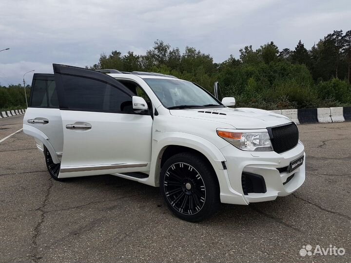 Передний бампер Wald Black Bison TLC200