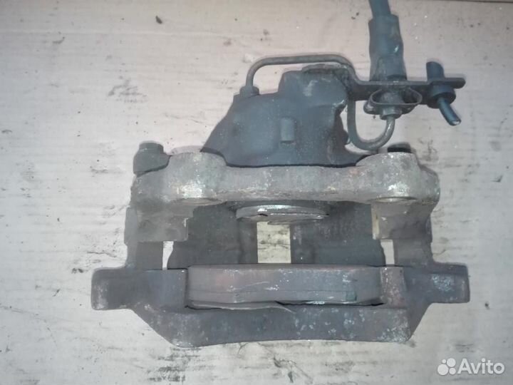 Суппорт передний правый Audi A4/RS4