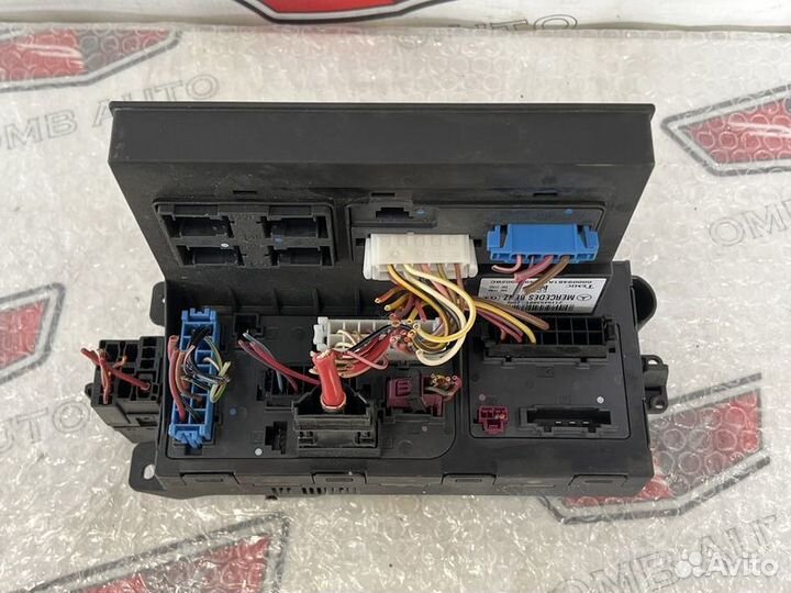 Блок предохранителей подкапотный Мерседес W211