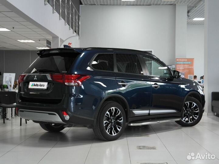 Mitsubishi Outlander 2.4 CVT, 2022, 18 000 км