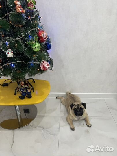 Елка искусственная с гирляндами