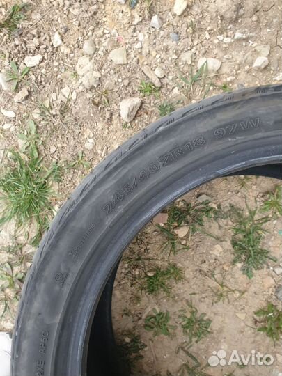 Delinte DH2 245/40 R18