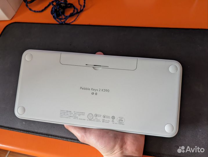 Logitech Pebble Keys 2 K390