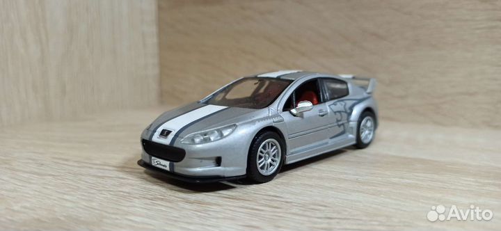 Масштабная модель Mercedes 1/43 burago