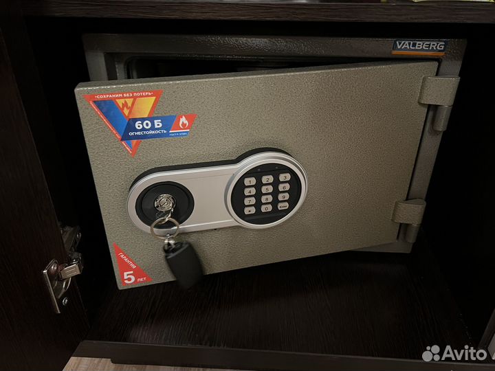 Сейф огнестойкий Valberg FRS-32 EL