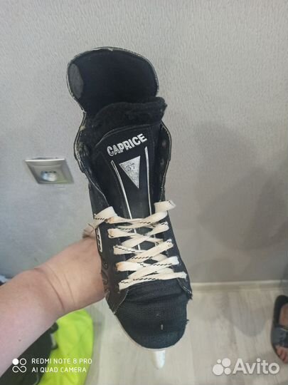 Коньки хоккейные