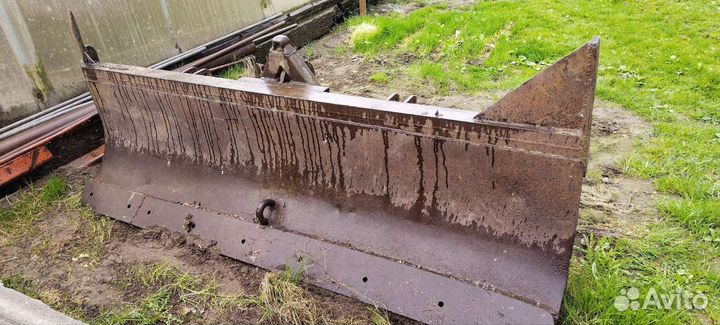 Лопата на трактор