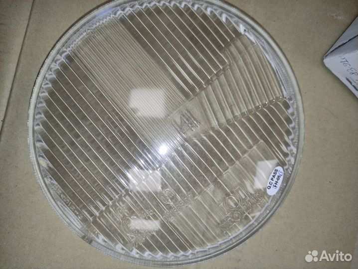 Стекло передней фары L - R golf II 1983-1991гг